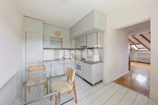 Appartement lumineux au 6 ème étage avec une belle terrasse 7