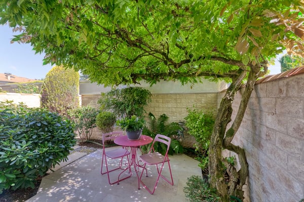 Charmante maison avec jardin arborisé & piscine 13