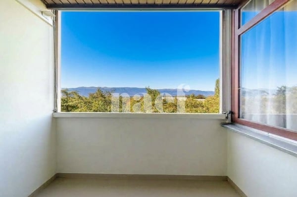 Appartement 4 pièces avec balcon et box au coeur du Lignon 5
