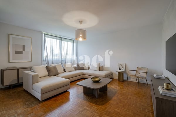 Appartement 4 pièces avec balcon et box au coeur du Lignon 1
