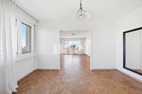 Spacieux appartement familial en étage élevé 2