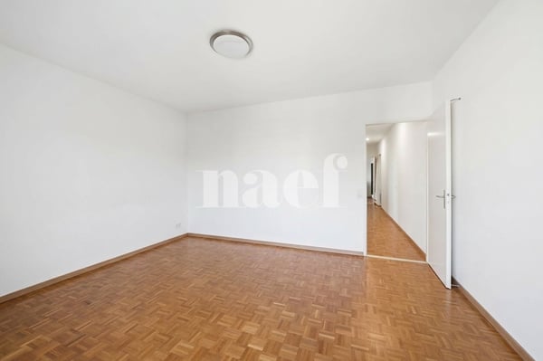 Spacieux appartement familial en étage élevé 9