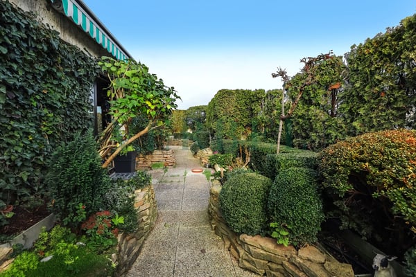 Attique en dernier étage avec terrasse de 147 m² et vue lac 3