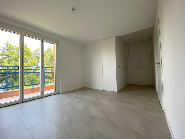 Sonnige 2.5-Zimmer-Wohnung mit Terrasse in Dübendorf #5151 4