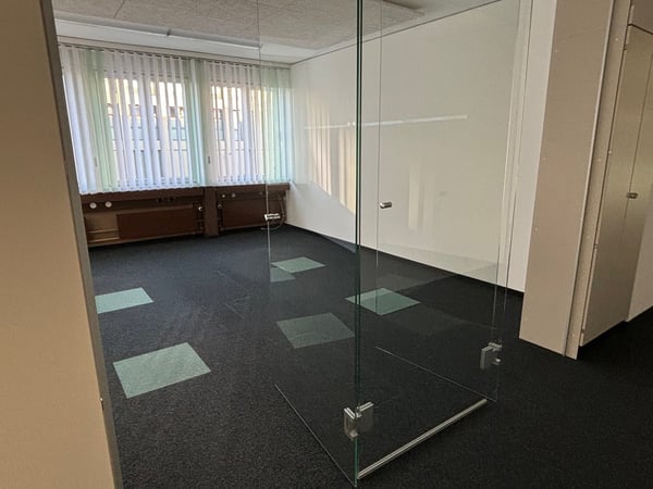 Ausgebaute Büroräumlichkeiten  - Winterthur-Grüze 2