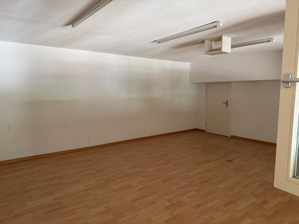 Winterthur-Grüze – vielseitig nutzbare Lagerhalle mit Büroflächen 2