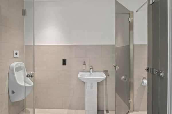 Moderne Gewerbe / Industriehalle mit angrenzendem Bürogebäude in Bad Zurzach 9