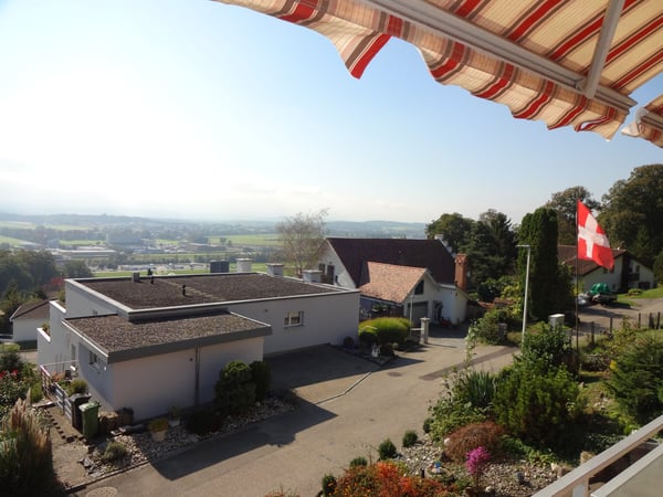 Charmantes Einfamilienhaus an guter, sonniger Lage mit grossem Garten und wunderbarer Weitsicht 11