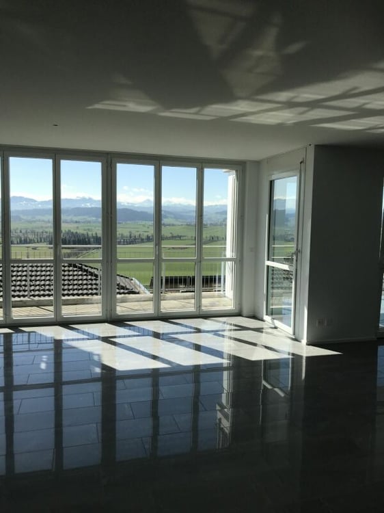 Exklusive Terrassenwohnung mit Blick in Natur und Berge 6