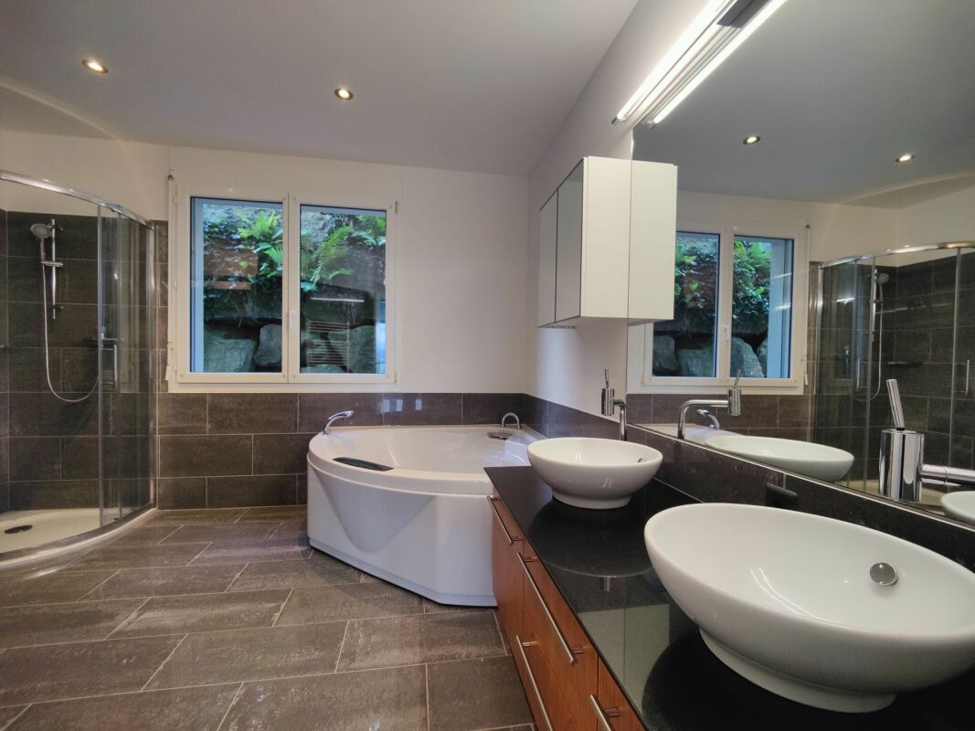 Exklusive Terrassenwohnung mit Blick in Natur und Berge