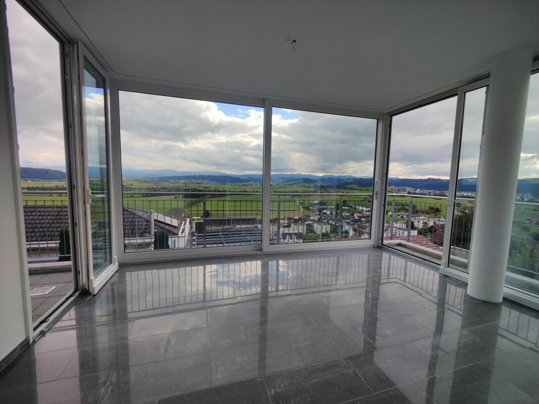 Exklusive Terrassenwohnung mit Blick in Natur und Berge