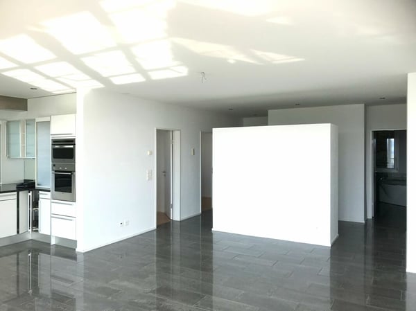 Exklusive Terrassenwohnung mit Blick in Natur und Berge 3