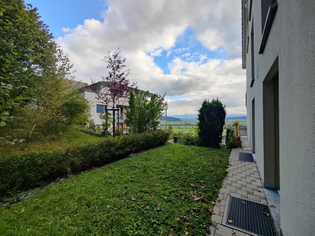 Exklusive Terrassenwohnung mit Blick in Natur und Berge