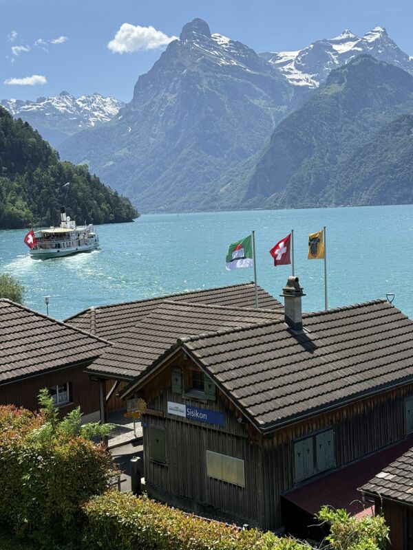 Magische Ferienatmosphäre über dem Vierwaldstättersee