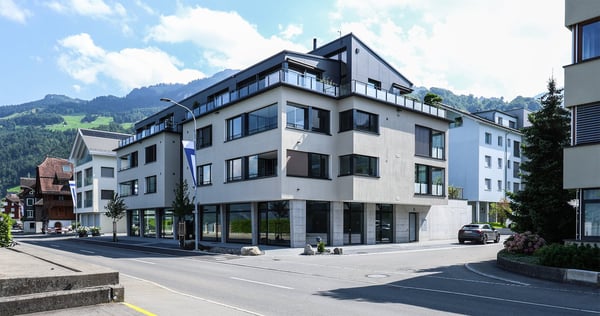 64 m² Gewerbelokal / Verkaufsfläche an der Dorfstrasse in Beckenried 1