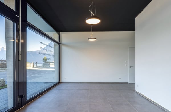 64 m² Gewerbelokal / Verkaufsfläche an der Dorfstrasse in Beckenried 2