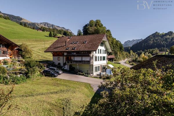 3-Familienhaus mit Scheune 5