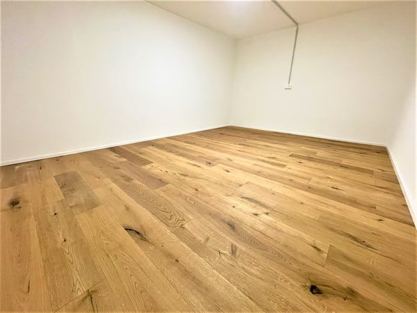 TOP MODERNE HOBBYRÄUME ZU VERMIETEN 1