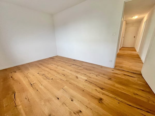 Preiswerte, grosszügige 2.5 Zimmer Wohnungen an Hanglage mit genialer Panoramasicht 5