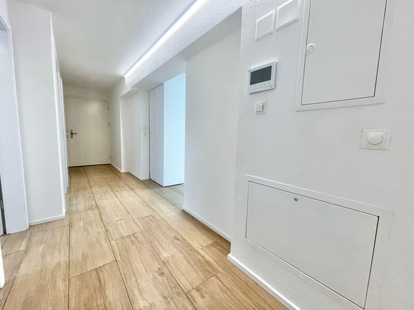 TOP MODERNE 3.5 ZIMMER WOHNUNG ZENTRAL IN EMMENBRÜCKE 6