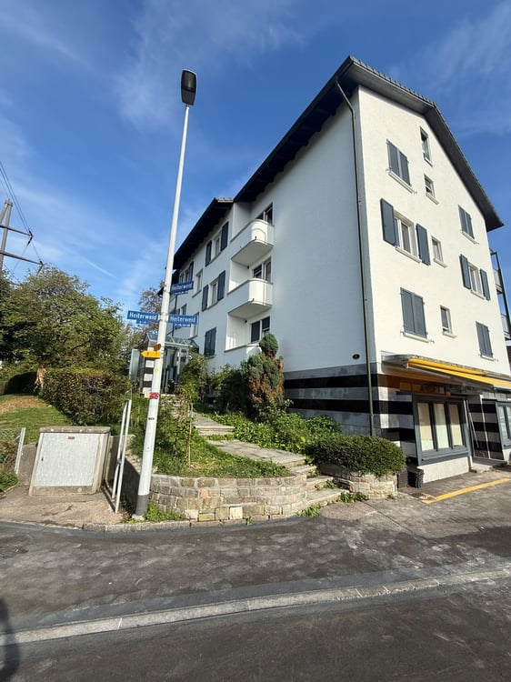 NEU Sanierte 1-Zimmer-Wohnung mit Balkon und Bergblick in Luzern 7