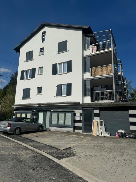 Charmante 1-Zimmer-Dachwohnung mit Aussicht in Luzern-Reussbühl 1