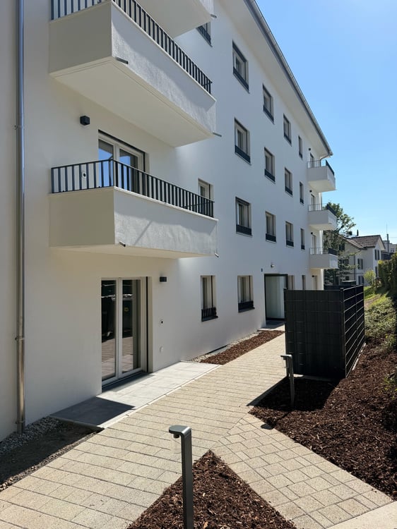 ERSTVERMIETUNG: Wunderschöne 2.5 Zimmerwohnung an toller Lage 12
