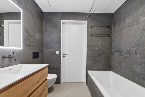 Zeitlose Eleganz - Neuwertige 3.5 Zimmerwohnung mit Terrasse 4