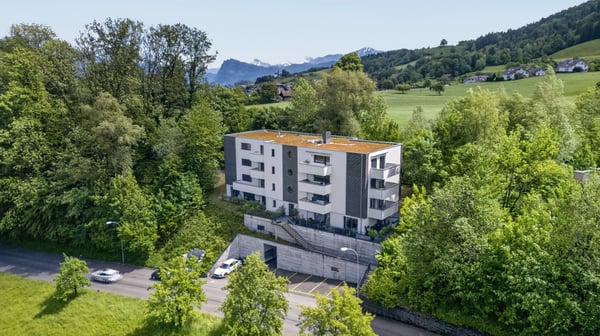 Zeitlose Eleganz - Neuwertige 3.5 Zimmerwohnung mit Terrasse 6