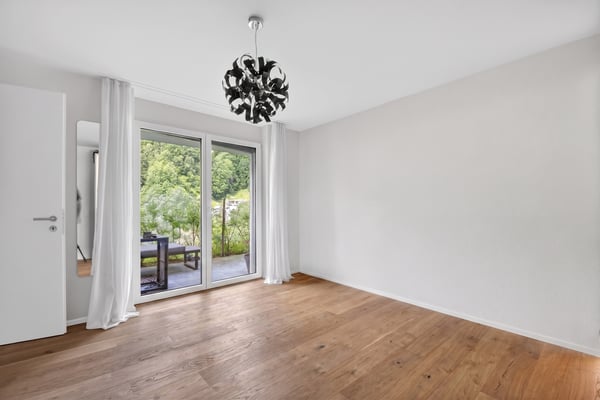 Zeitlose Eleganz - Neuwertige 3.5 Zimmerwohnung mit Terrasse 3