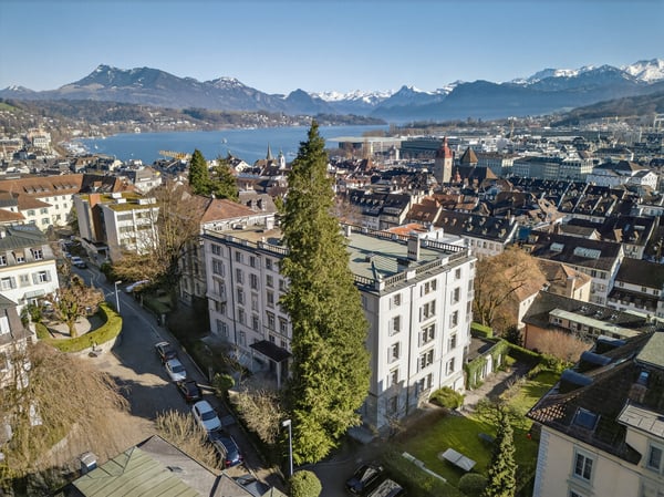 Wohnen über den Dächern Luzerns: Grosszügige 7 Zimmer Altstadtwohnung 1