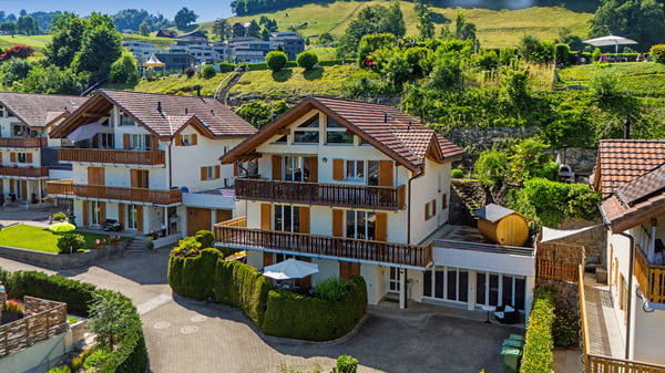 Privatsphäre & Panorama - aussergewöhnliche Maisonette in Meierskappel