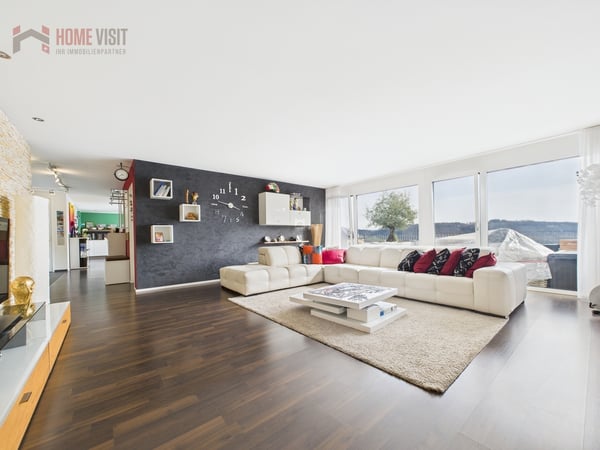 Exklusive Attika über Aarau mit unverbaubarer Panorama-Aussicht 2