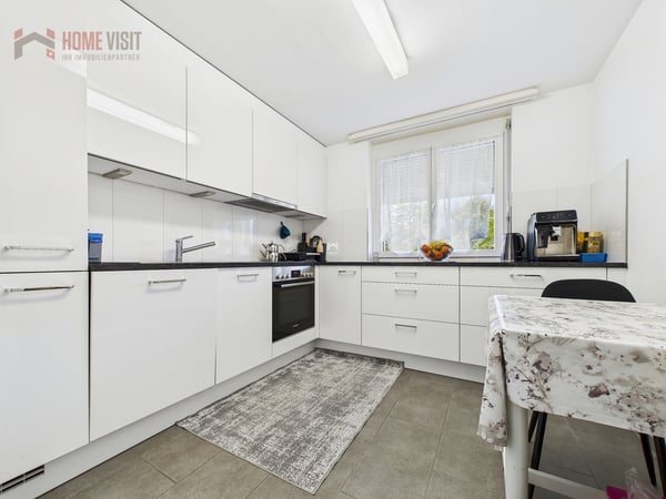 3.5-Zimmer-Wohnung mit grossem Balkon und modernem Wohnkomfort 3