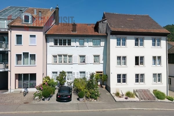 Charakterhaus mit 340 m² - Wohnen, Arbeiten, Leben 1