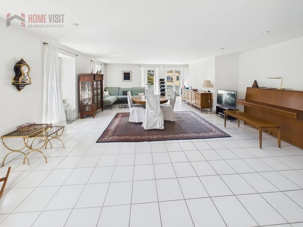 Stilvolle 3.5-Zimmer-Wohnung mit grossem Balkon 4