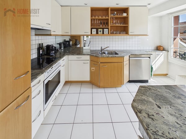 Stilvolle 3.5-Zimmer-Wohnung mit grossem Balkon 7