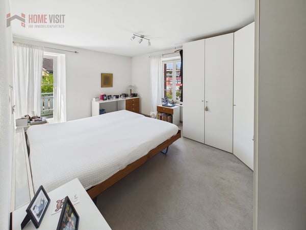 Stilvolle 3.5-Zimmer-Wohnung mit grossem Balkon 10