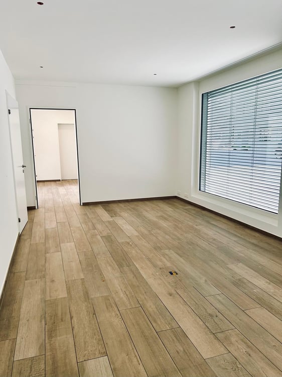 Büro-/Geschäftsraum an zentraler und gut sichtbarer Lage 1