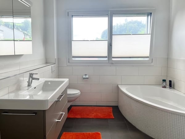 Helle 5.5-Zimmer-Wohnung mit Pilatusblick in Adligenswil 4