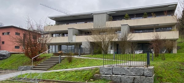 Helle 5.5-Zimmer-Wohnung mit Pilatusblick in Adligenswil 2