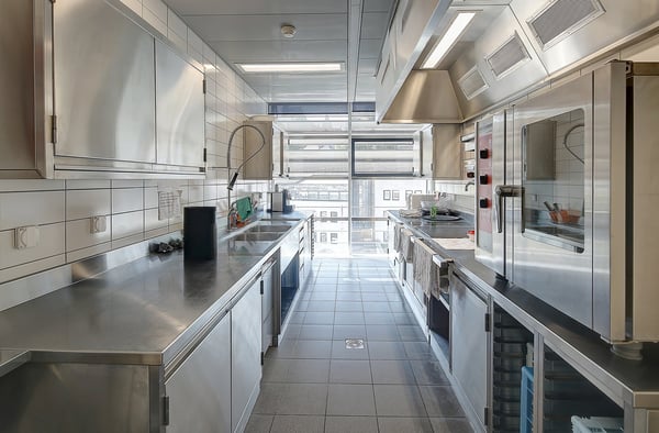 Knapp 1'000 m2 Bürofläche mit Schulungszentrum an bester Lage! 10