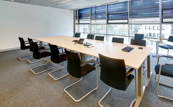 Knapp 1'000 m2 Bürofläche mit Schulungszentrum an bester Lage! 5