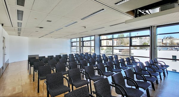 Knapp 1'000 m2 Bürofläche mit Schulungszentrum an bester Lage! 9