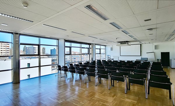 Knapp 1'000 m2 Bürofläche mit Schulungszentrum an bester Lage! 8