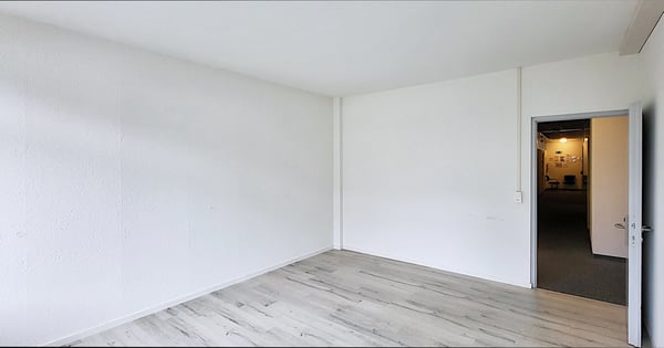 Helle Einzelbüros auf verschiedenen Etagen - ab 3 m2 im OAK Valley! 2