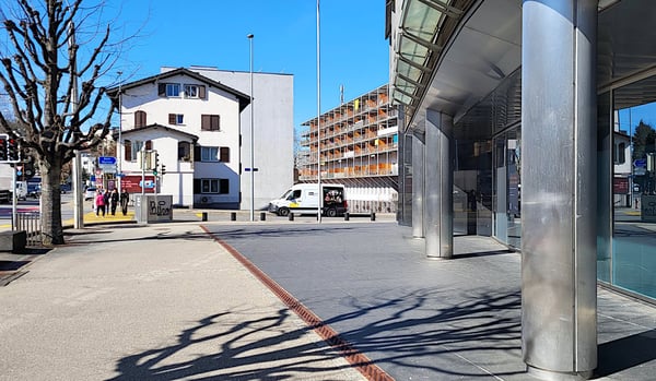 EG-Verkaufsfläche direkt bei der Bushaltestelle! 5