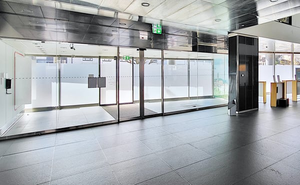 EG-Verkaufsfläche direkt bei der Bushaltestelle! 4