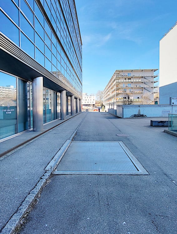 EG-Verkaufsfläche direkt bei der Bushaltestelle! 6