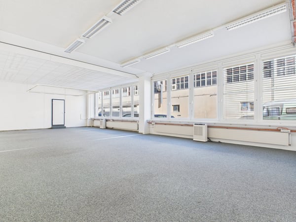 320m2 befahrbare Gewerbefläche im industriellen Design 7
